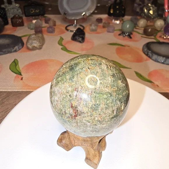 Full garden quartz crystal sphere - Picture 6 of 9